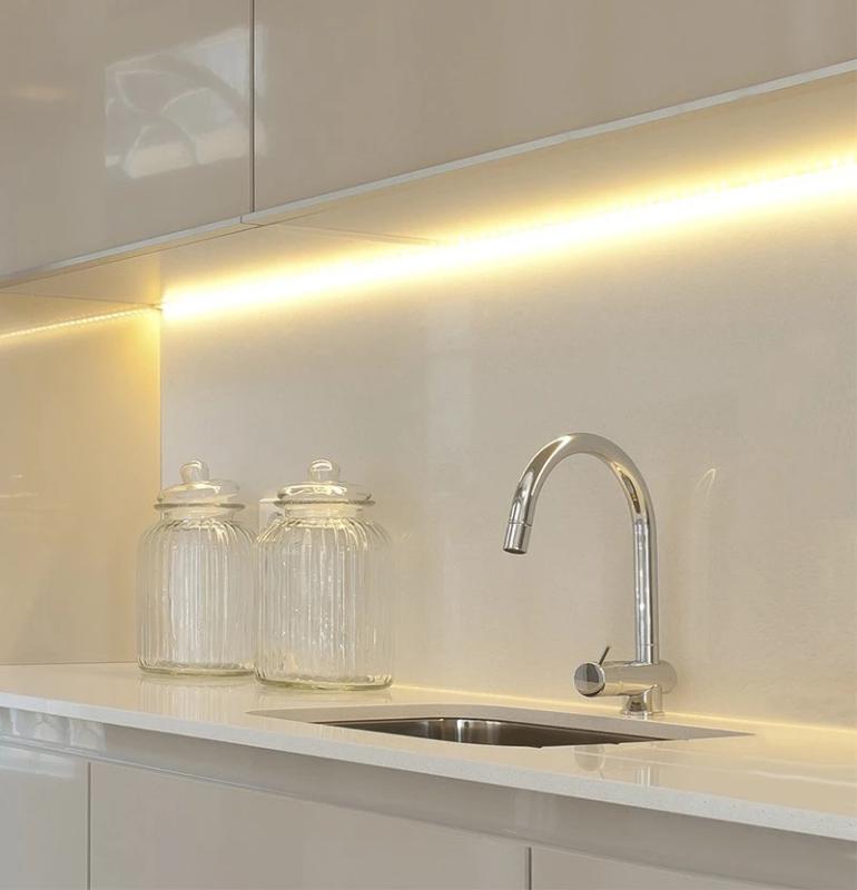 Waterevolution Flow kuchyňská baterie chrom s výsuvnou sprškou T15501