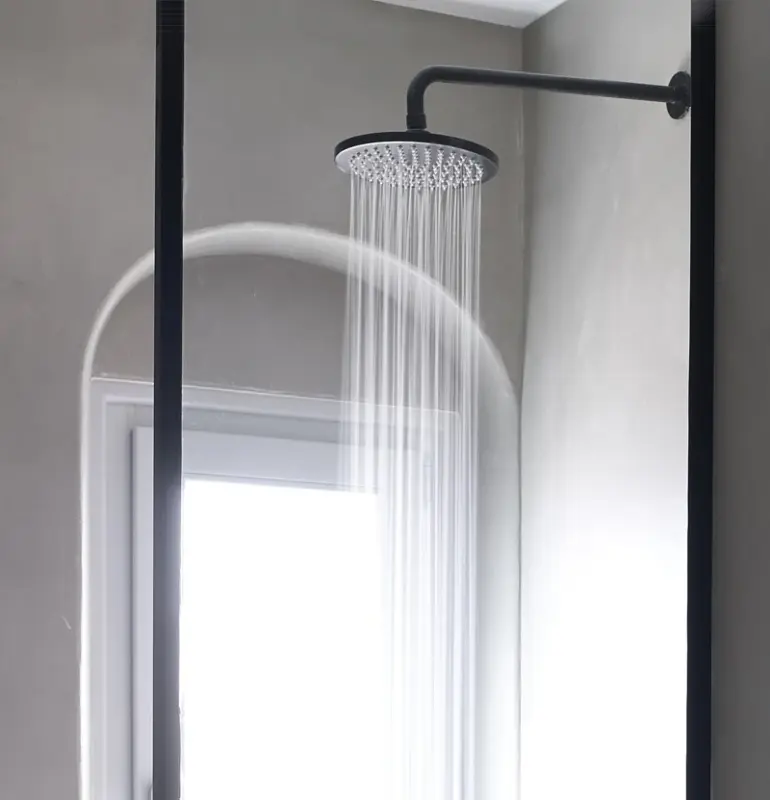 Waterevolution Flow sprchová hlavice 200 mm s nástěnným připojením, matná černá T1641PR