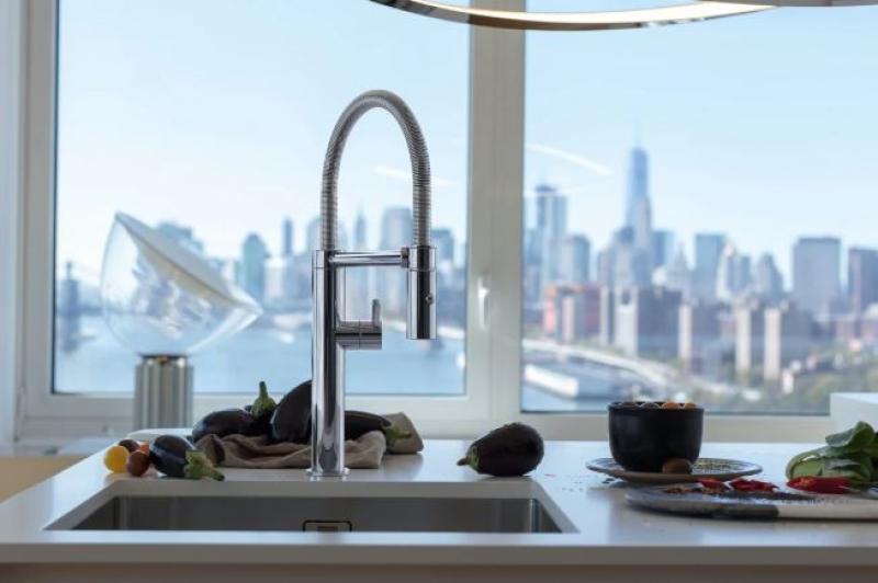 Franke Pescara Semi Pro L kuchyňská baterie s flexibilním výtokem chrom 115.0393.975