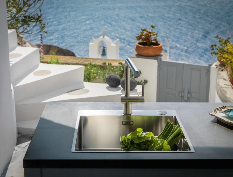 Franke masivní nerezová kuchyňská baterie Atlas Neo, otočný výtok 115.0521.435