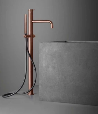 Waterevolution Flow volně stojící vanová baterie s ruční sprchou, leštěná měď T133CPE