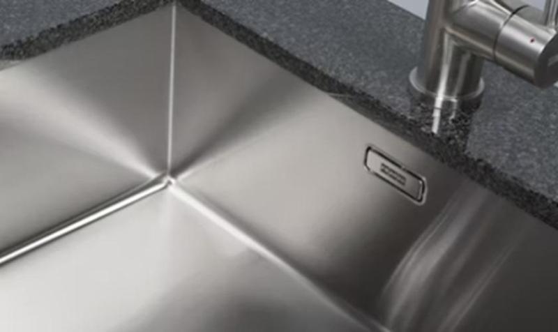 Franke Maris MRX 210.19 malý dřez z nerezové oceli pro plochou montáž 127.0568.037