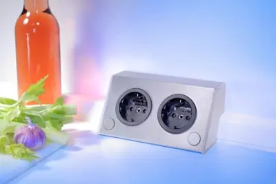 Stekkerdoos met 2 stopcontacten met randaarde en USB-lader ST3900/A