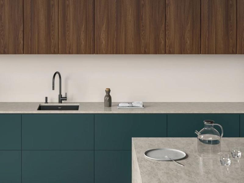 Franke Kuchyňská baterie Eos Neo s výsuvnou sprchovou hlavicí kartáčovaná černá 115.0613.671