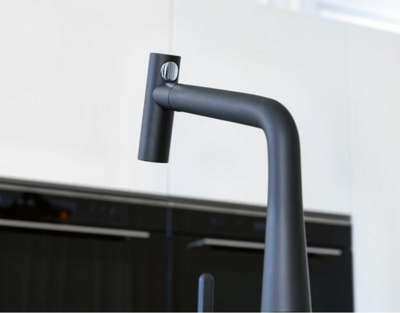 Franke Icon kuchyňská baterie matná černá s výsuvnou sprškou 115.0625.190