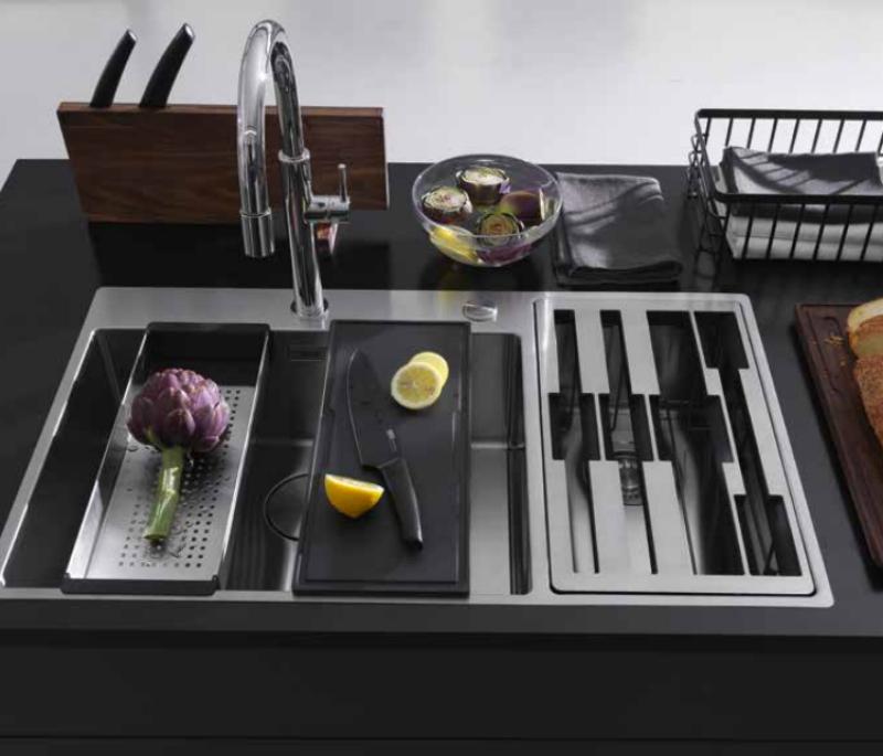 Franke Box Center BWX220-54-27 nerezový dřez vpravo s krájecí deskou, sadou nožů a drátěným košem 86x51cm 127.0587.644