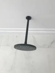 Waterevolution Flow hlavová sprcha 250 mm s připojením ke stropu, kompletně z nerezové oceli
