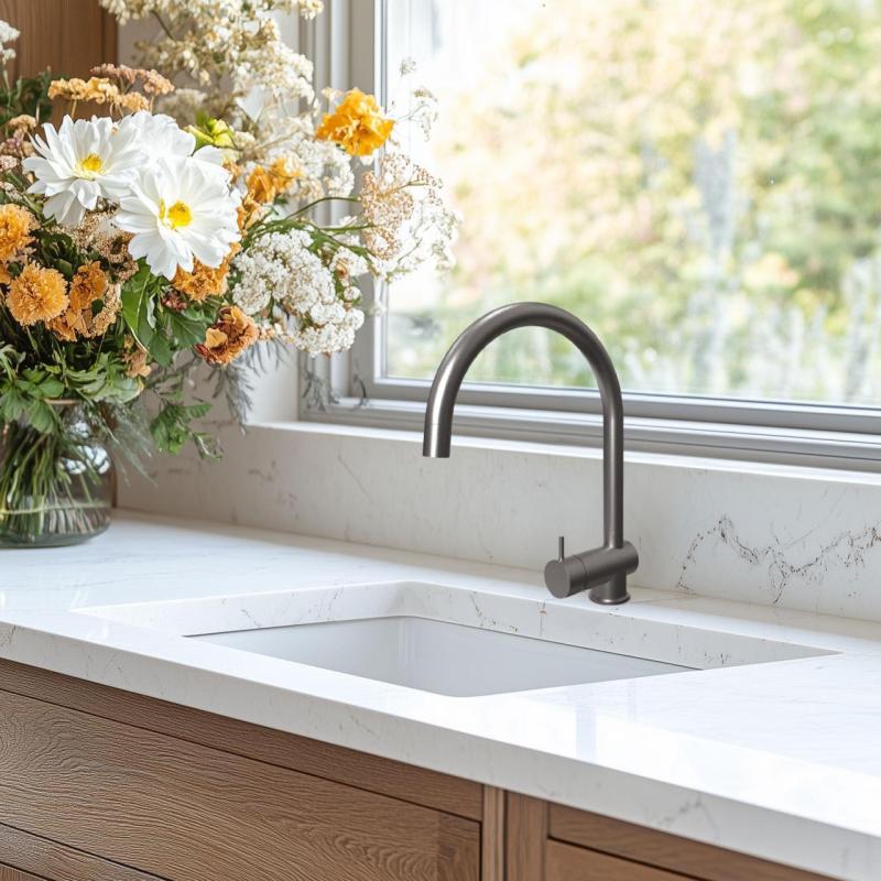 Waterevolution Flow kuchyňská baterie PVD Gun metal s výsuvnou hubicí T155GME