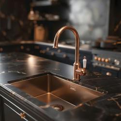 Quadri Workshop klasická nostalgická kuchyňská baterie z mědi s PVD povrchovou úpravou a keramickou rukojetí 1208956101