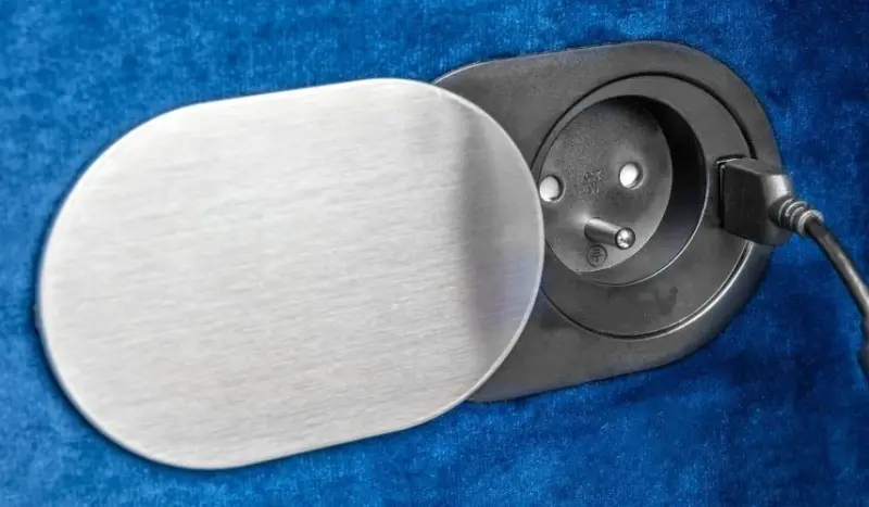 Indux Slide vestavná kuchyňská zásuvka Penaarde v pracovní desce s USB a zásuvkou barva nerez 1208957392