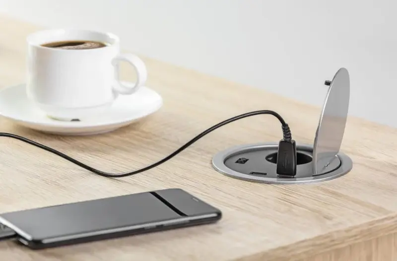 Indux Cover zabudovaná zemnící stříbrná kuchyňská zásuvka v pracovní desce s 2 USB připojeními 1208957399