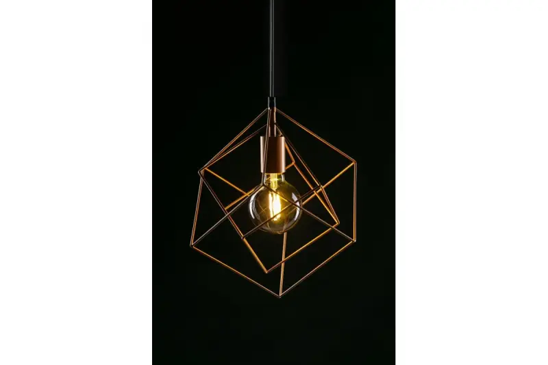 Decor Rosa zlatá geometrická závěsná lampa sestávající ze 2 mosazných krychlí 3376