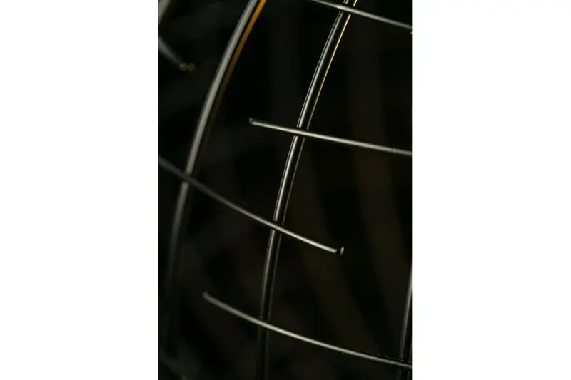 Dekorativní Viela černá zlatá drátěná kovová závěsná lampa, kulovitý tvar, průměr 35 cm 6996