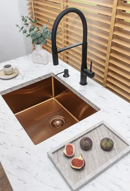 Aquadesign Sinks měděný nerezový dřez měděná barva PVD 50x40 spodní montáž, plochá montáž a horní montáž 1208957700