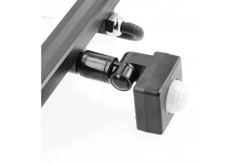 LED reflektor iNEXT s pohybovým senzorem 20 W 1600 lm, PF>0,9, RA>80, IP65, 120°, 6400 K, černé tělo 1208962859