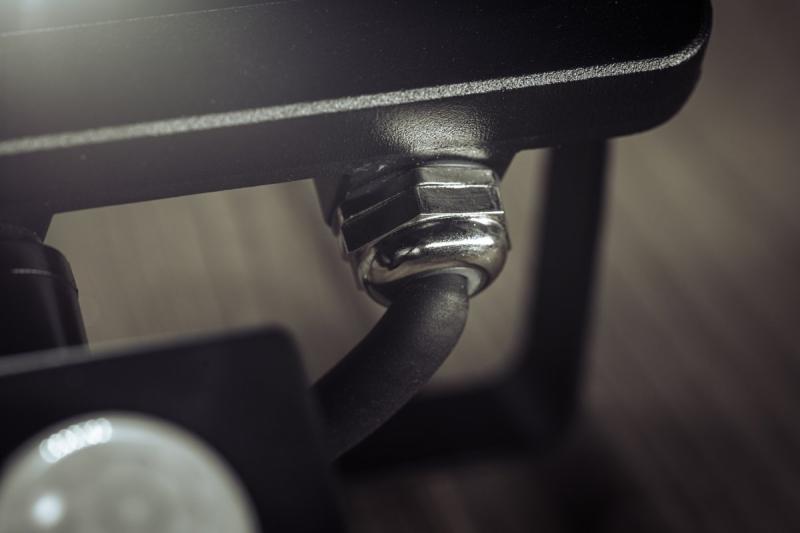 LED reflektor iNEXT s pohybovým senzorem 30 W 2400 lm, PF > 0,9, RA > 80, IP65, 120°, 6400 K, černé tělo 1208962860