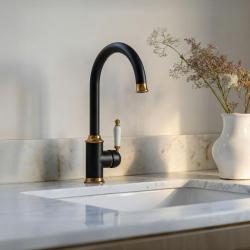 Quadri Worksop Klasická Nostalgická Černá s PVD Měděnou Úpravou Kuchyňská Baterie s Keramickou Rukojetí 1208967723