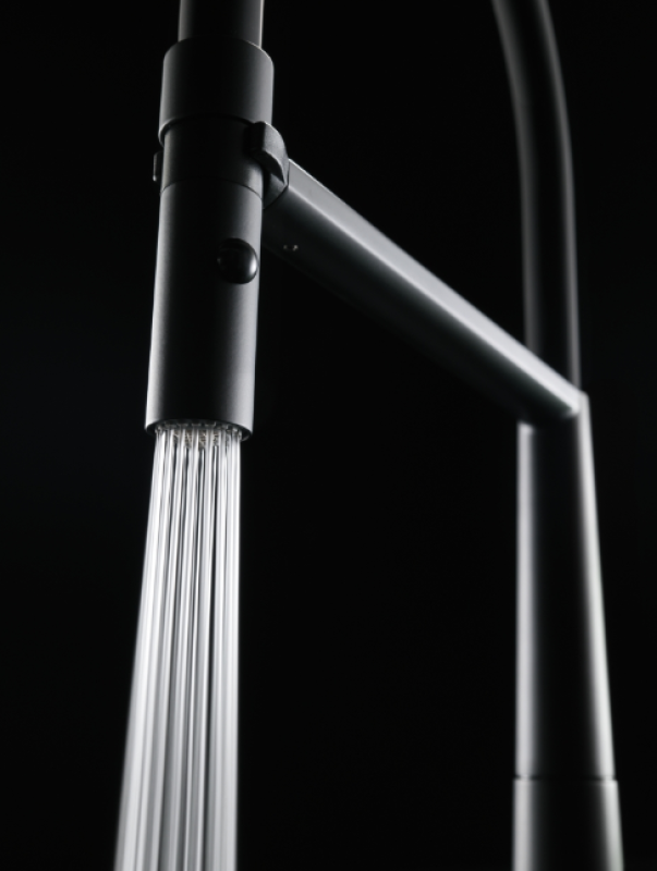 Franke Icon Jednopáková Kuchyňská Baterie s Flexibilní Ruční Sprchou, Černá 115.0690.598