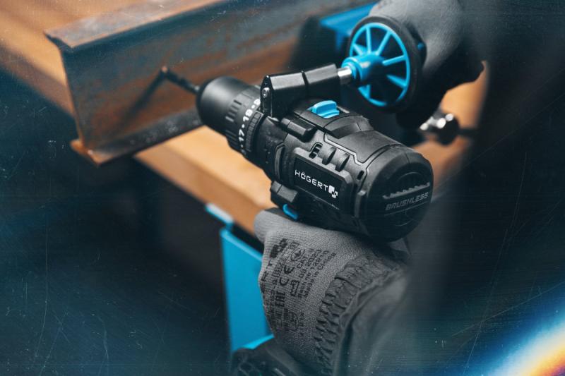 HÖGERT akumulátorová rázová utahovací souprava 200 Nm 18V s bezkartáčovým motorem.