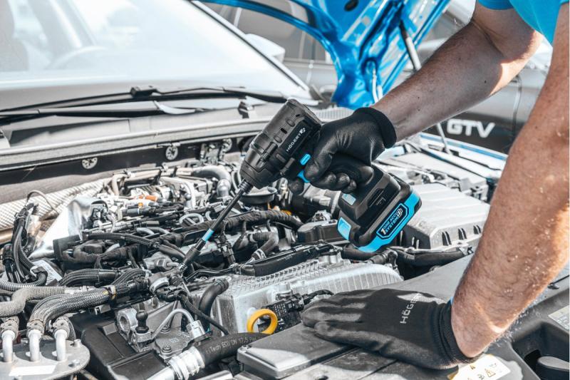 HÖGERT akumulátorová rázová utahovací souprava 200 Nm 18V s bezkartáčovým motorem.