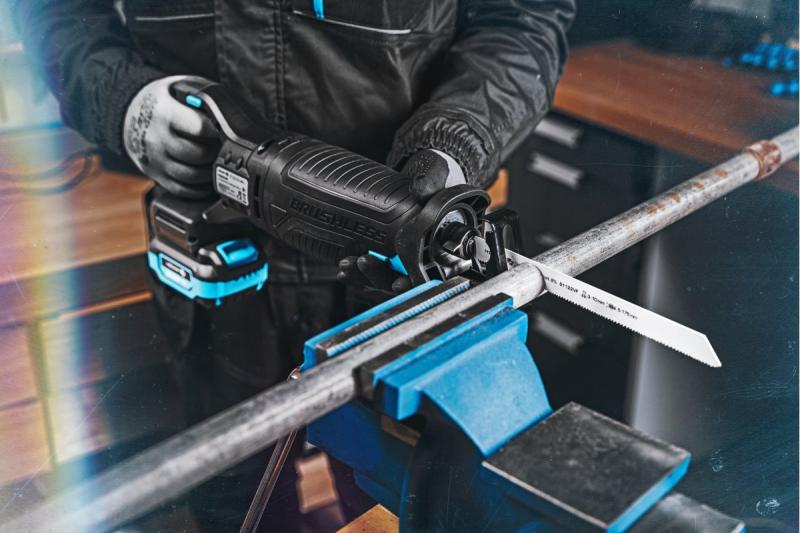 HÖGERT akumulátorová pila ocaska, 18V, bezuhlíková, baterie, nabíječka, příslušenství