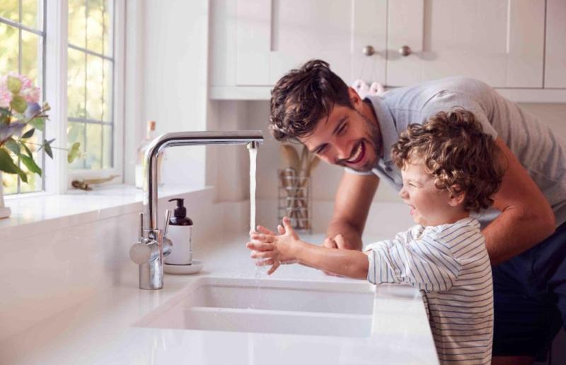 Granitová dřezová mísa Graniteland Solo z černé žuly, spodní montáž 42x34 cm s nerezovou zátkou 1208970611.