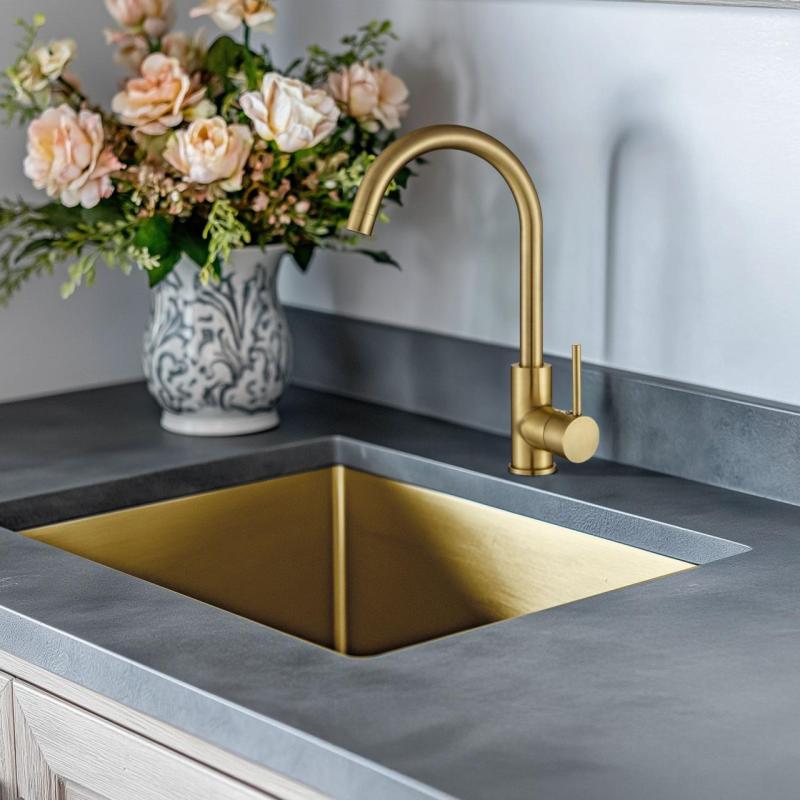 Ausmann Arvia zlatá kuchyňská baterie PVD Gold s otočným výtokem 1208970640.