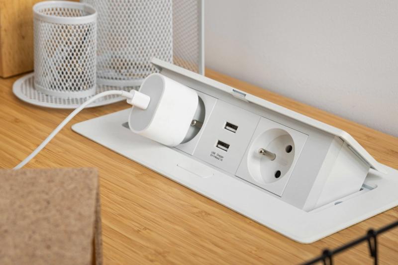 Měkký výsuvný zásuvkový modul.