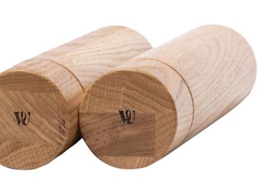 Woodsea Upside Down Oak - Dubový dřevěný solník Ø5.4x22.5 cm 1208971591