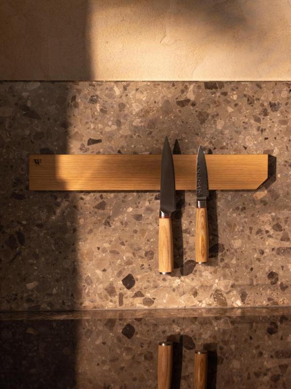 Woodsea Držte můj nůž - Dubový držák na nože na zeď 40x6 cm 1208971598