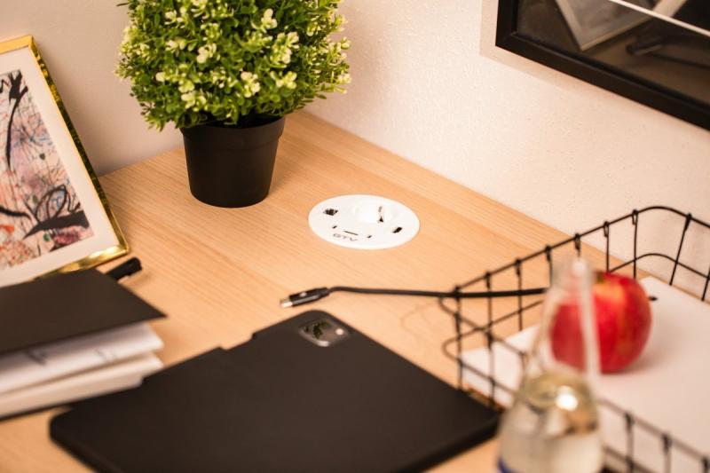 Nábytková zásuvka RONDO, 1xSHUKO, 1xUSB-A, 2xUSB-C, HDMI, RJ45 kabel 1,5 m, bílá