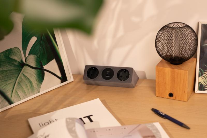 Nábytková zásuvka SOFITO, 2xSHUKO, USB A+C, kabel 1,5 m, šedý flock