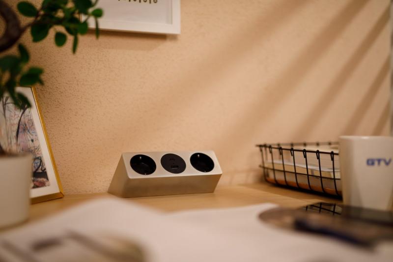 Nábytková zásuvka SOFITO, 2xSHUKO, USB A+C, kabel 1,5 m, nerezová ocel