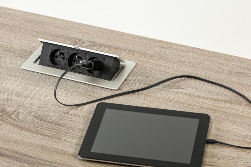 SOFT výsuvná elektrická zásuvka, napájecí kabel 1,5 m