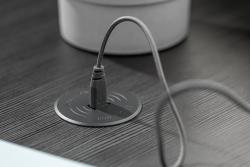 Bezdrátová nabíječka s rychlým nabíjením, zapuštěná, černá