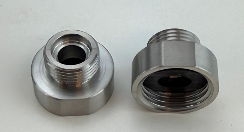 Pure.Sink Přechodová vsuvka z nerezové oceli s vnějším průměrem 3/8 (samec) a vnitřním průměrem 1/2 (samice) Sada 2 kusů PS3812-00