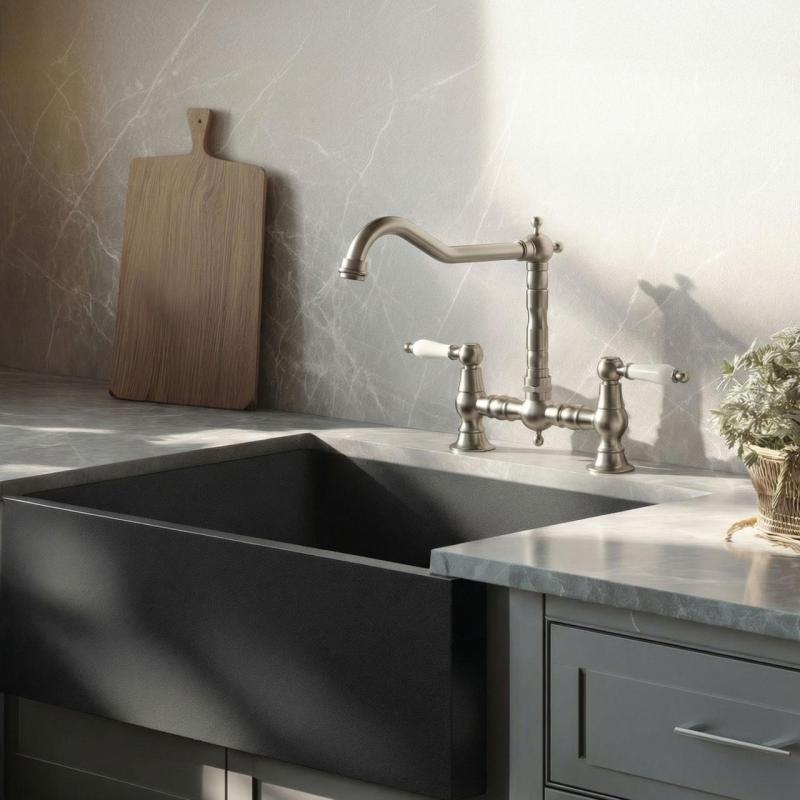 Aquanello Heritage Manor Klasická kuchyně Nostalgický most Kuchyňský kohoutek Chrom s bílou pákou CR-0010-HM